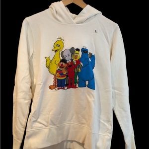 🌟NWT Uniqlo KAWS X Sesame Street Hooded Sweatshirt Color: Off White Size:S
